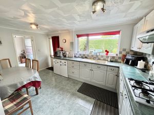 Kitchen/Diner- click for photo gallery